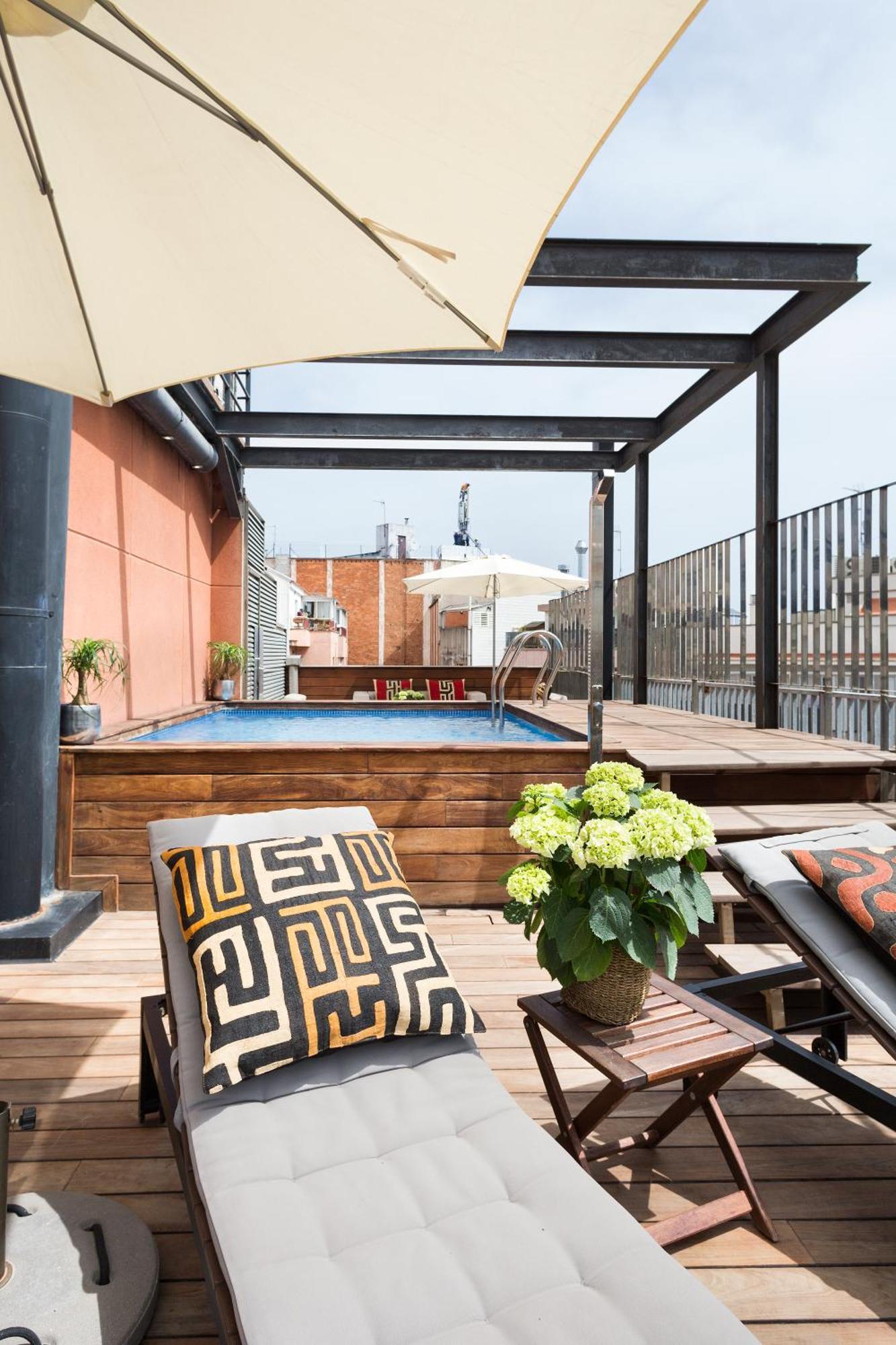 My Space Emirates - Fully Equipped Apartments Near The Beach With Shared Pool Barcelona Exterior foto